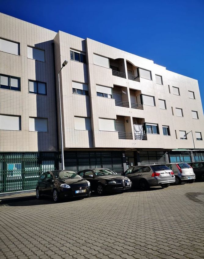 出租公寓 t3在Estrada Exterior da Circunvalação, 2899