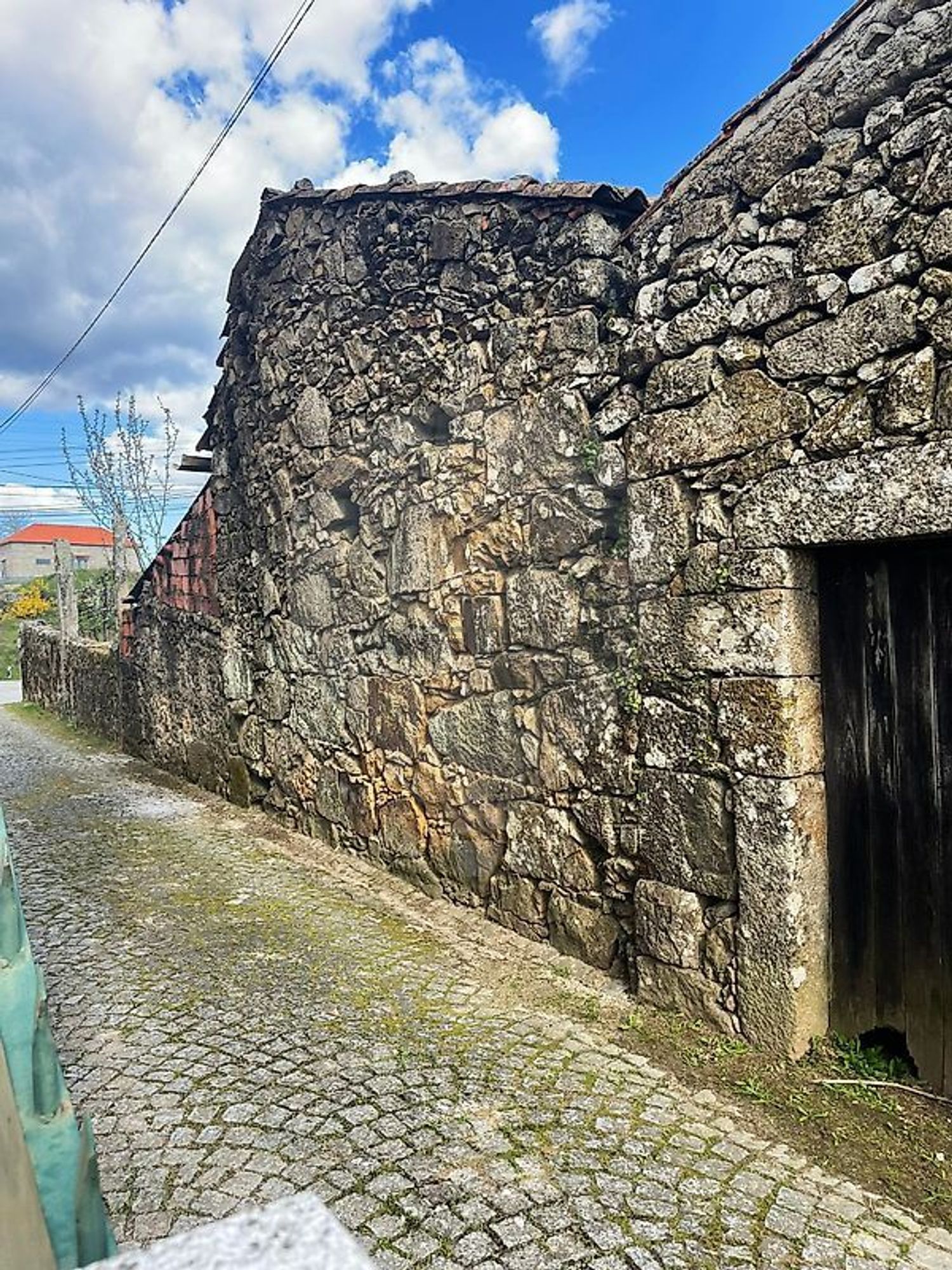 小楼房或独栋别墅出售在Avenida Tenente Coronel Silva Simões - 照片