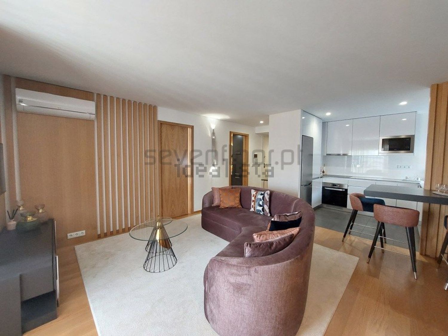 出租公寓 t1在 Agramonte - Bom Sucesso - Guerra Junqueiro - 客厅