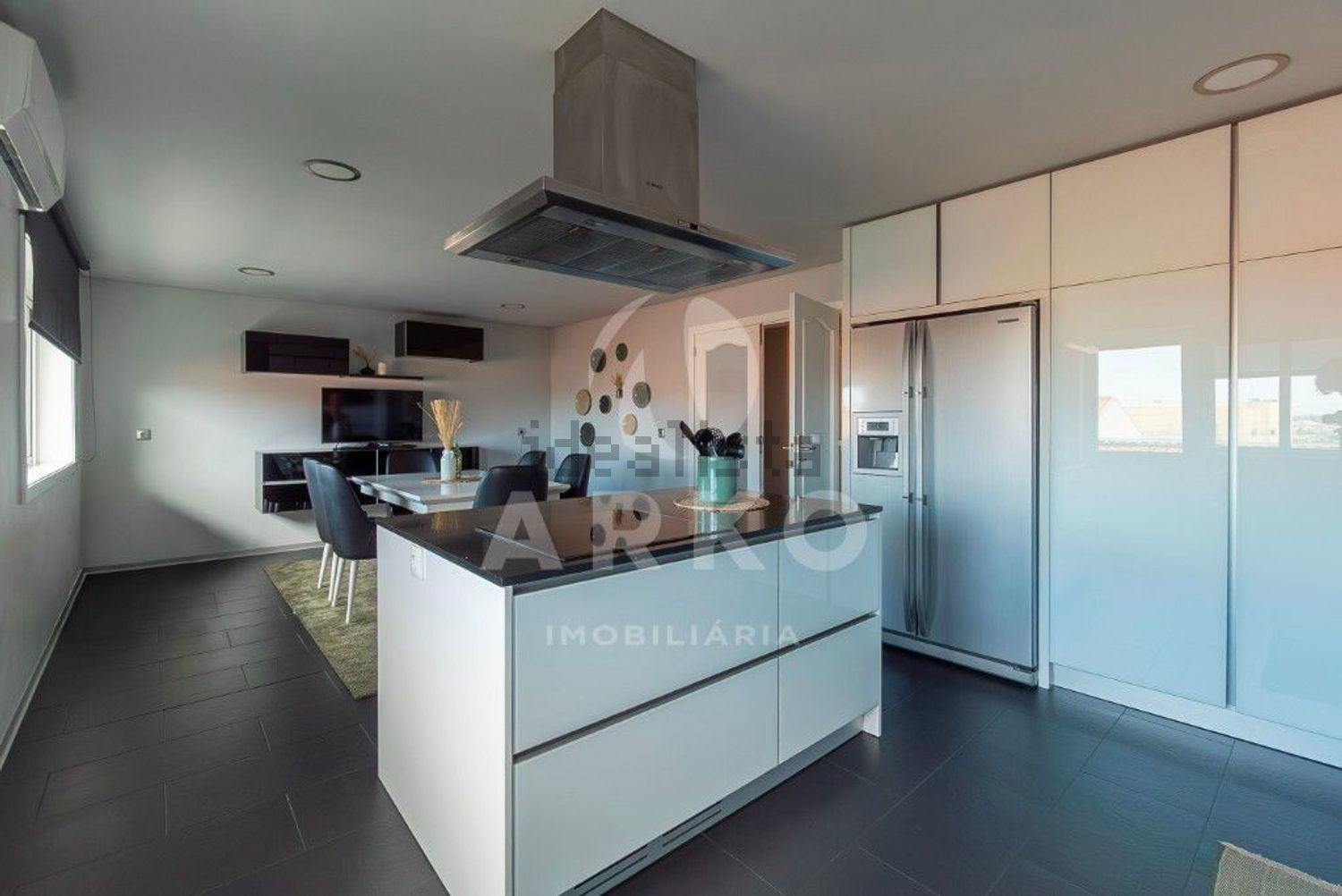 联排别墅出售在Rua Almada Negreiros - 厨房