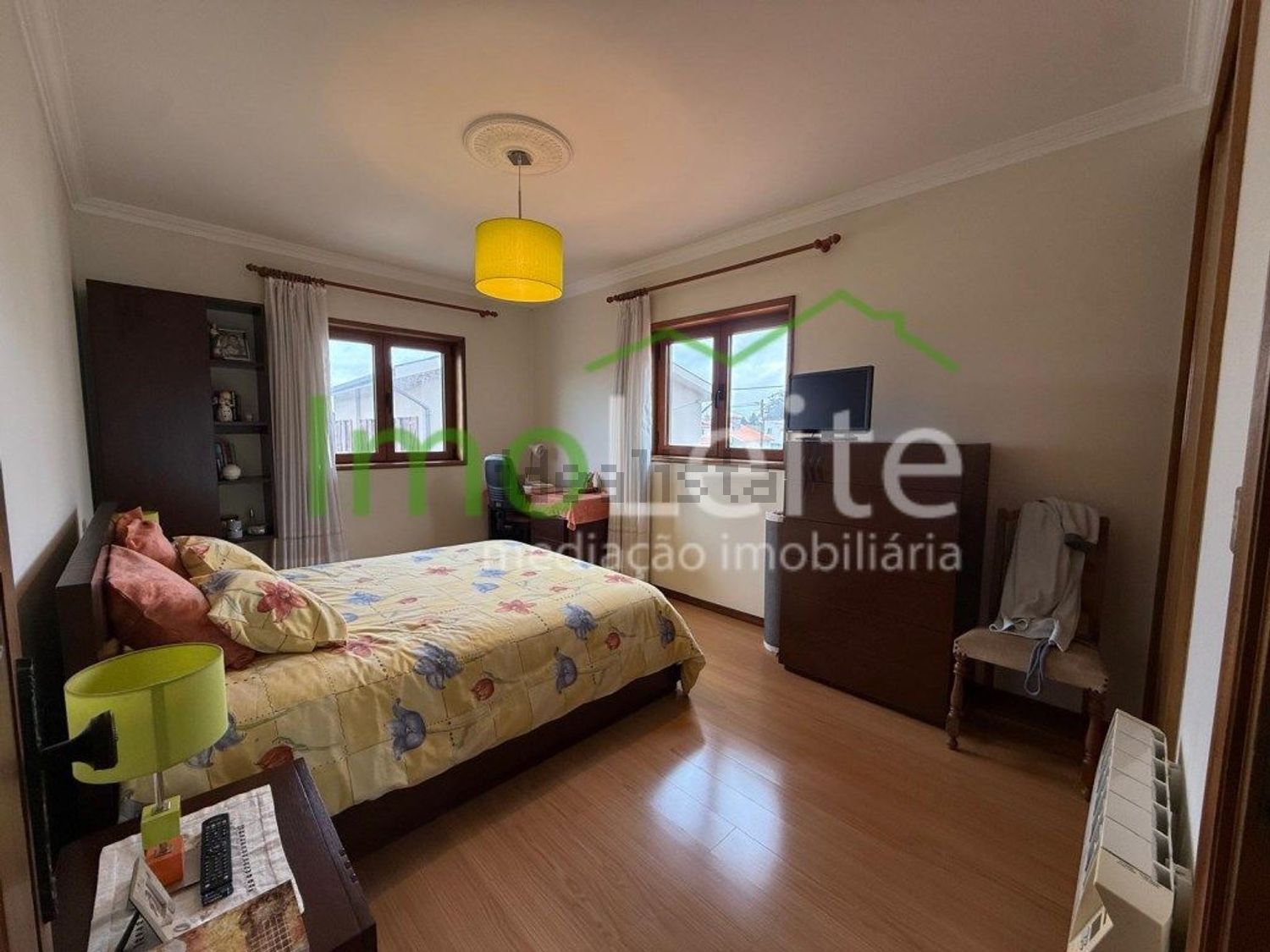 小楼房或独栋别墅出售在 Laúndos - 卧室