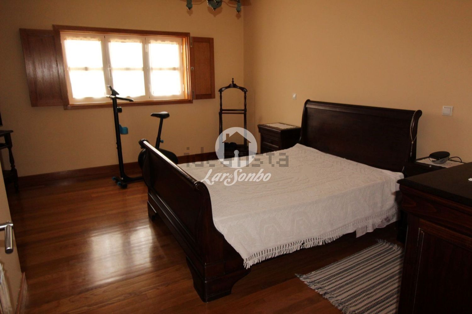 小楼房或独栋别墅出售在Fafe - 卧室