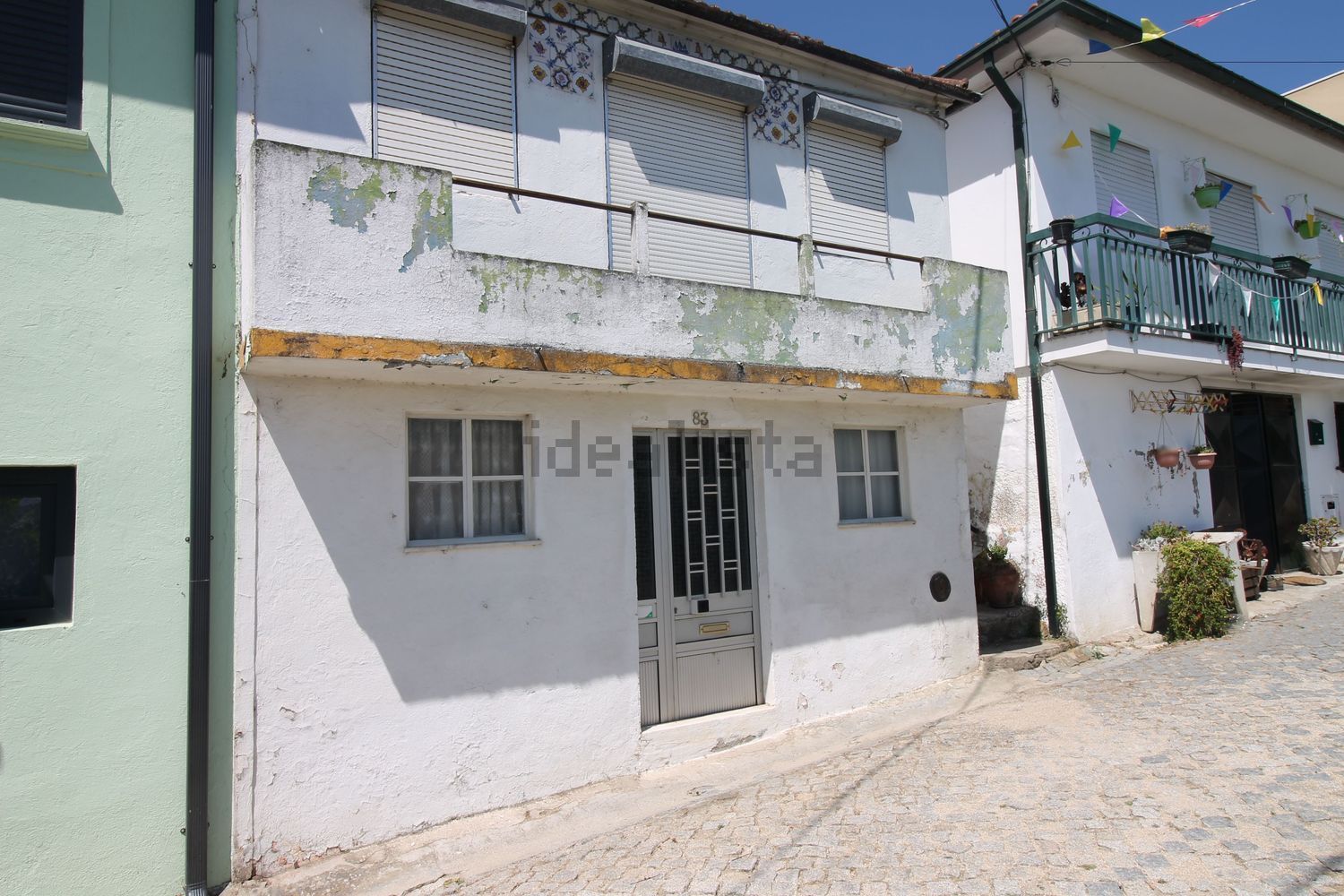 小楼房或独栋别墅出售在Rua da Cova do Bairro, 83 - 外立面