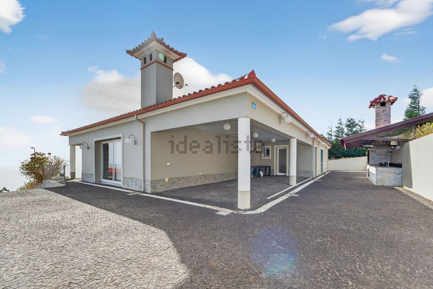 小楼房或独栋别墅出售在Rua 1 do Chão das Poças, 20 - 外立面