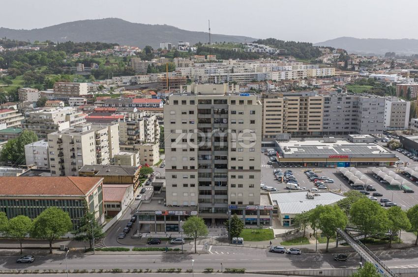 出租公寓 t2在Praça do Condestável, 155