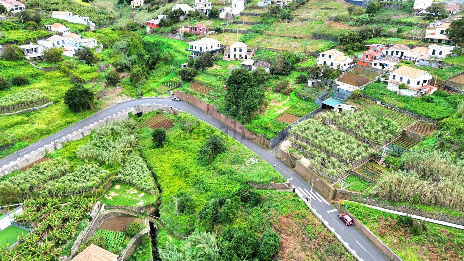 小楼房或独栋别墅出售在Estrada do Cabouco s/n - 花园