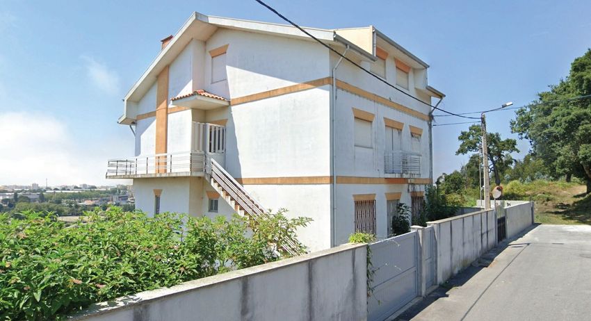小楼房或独栋别墅出售在Rua Barrosinhas, 85