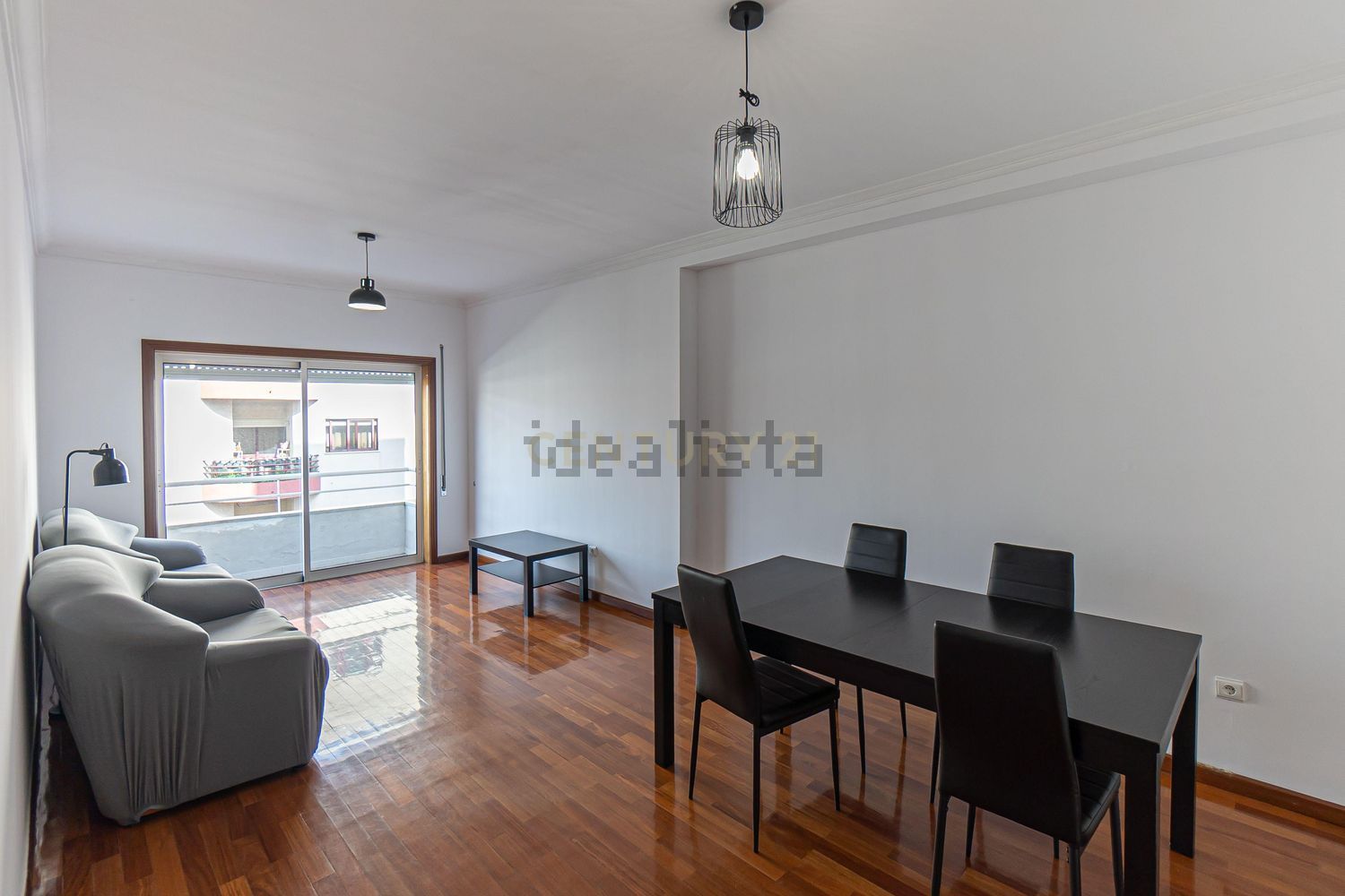 出租公寓 t2在Avenida Dom João I, 689 - 客厅
