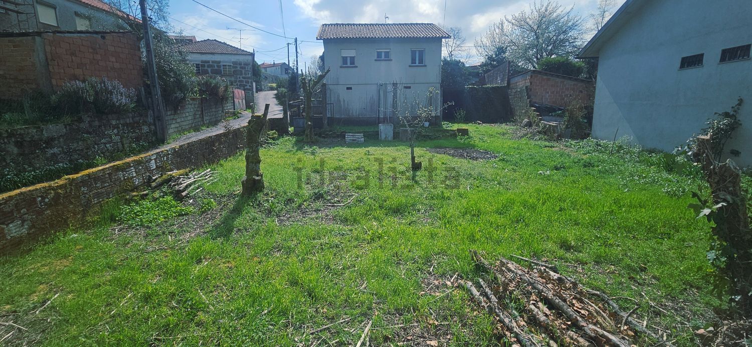 小楼房或独栋别墅出售在Rua César de Matos - 花园