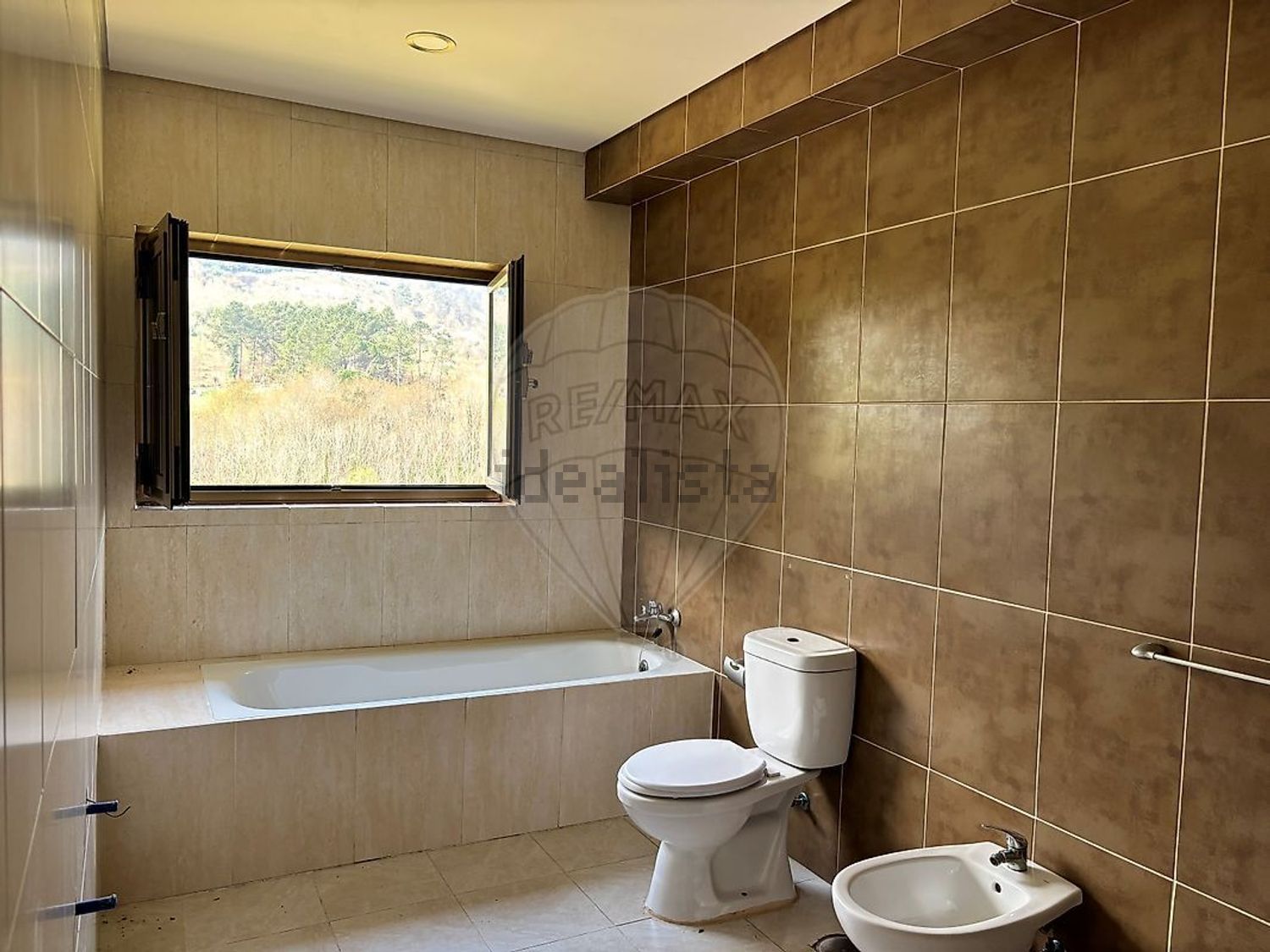 小楼房或独栋别墅出售在Rua de Vale do Porto - 卫生间