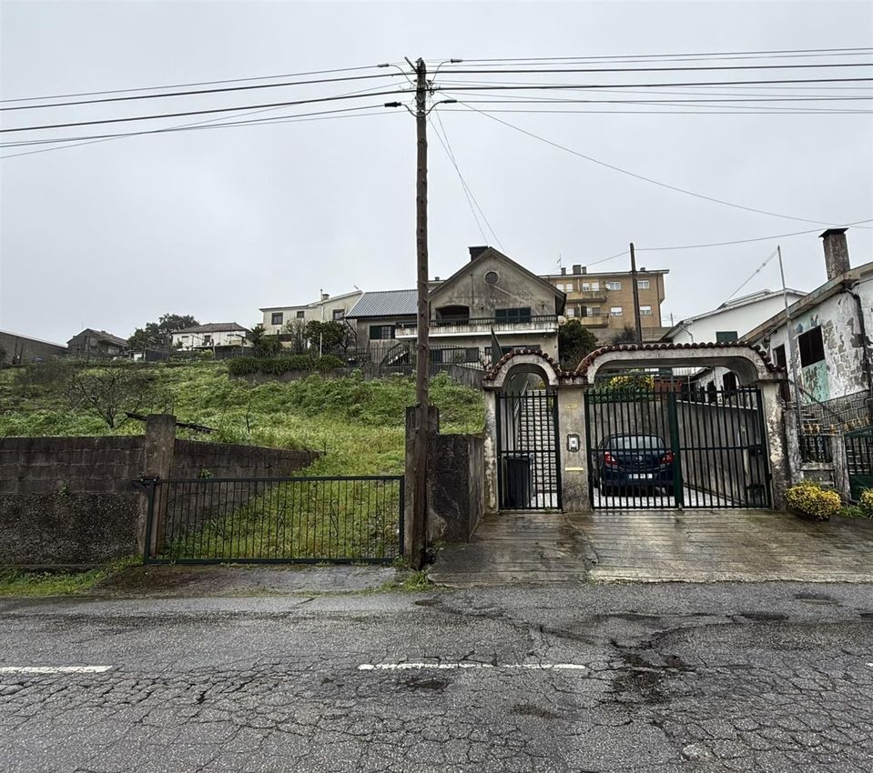 小楼房或独栋别墅出售在Campo e Sobrado