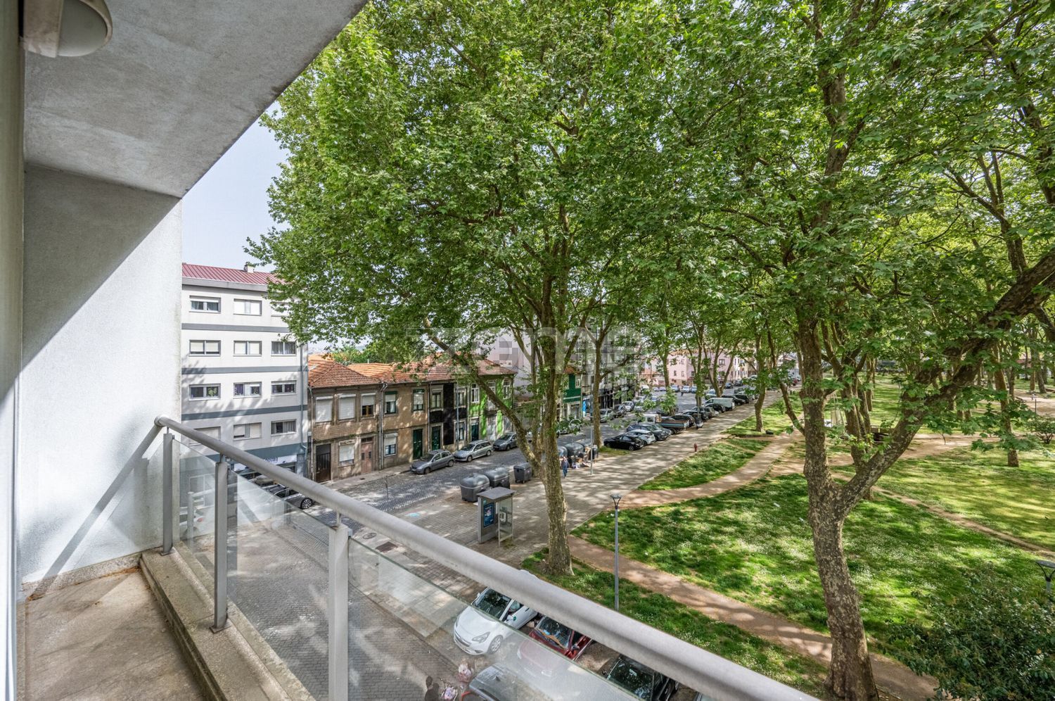 公寓 t2出售在Praça da Corujeira, 350 - 门廊