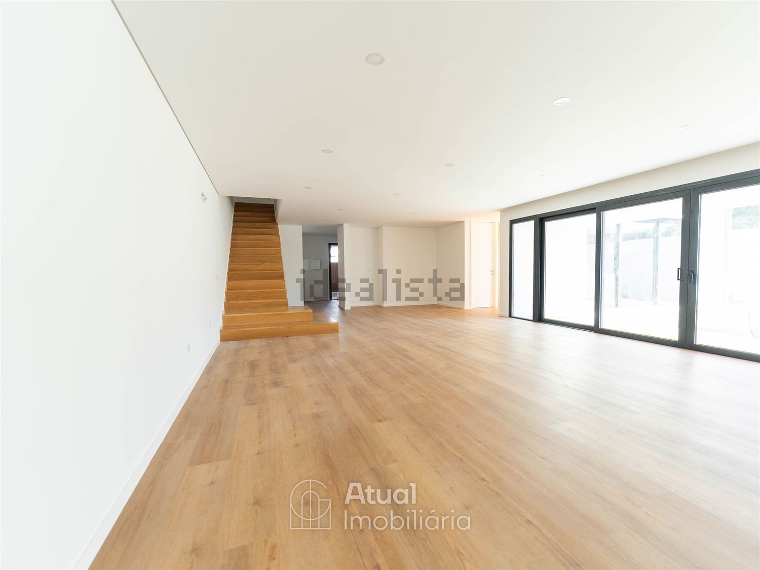 小楼房或独栋别墅出售在Rua de Alfaxim, 865 - 居住
