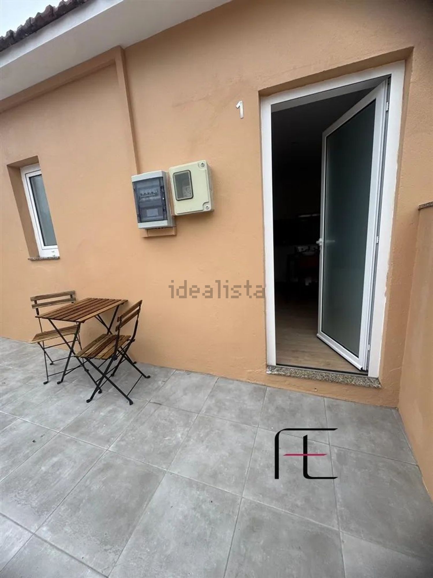 小楼房或独栋别墅出售在Rua Carregal, 586 - 阳台