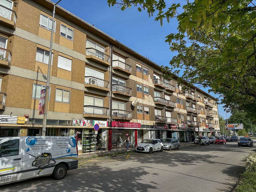 出租公寓 t2在Avenida Marechal Humberto Delgado