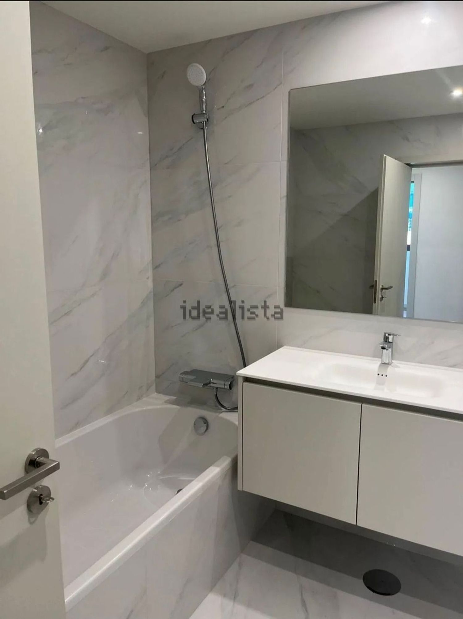 出租公寓 t3在Avenida João Silva Pinto, 557 - 卫生间