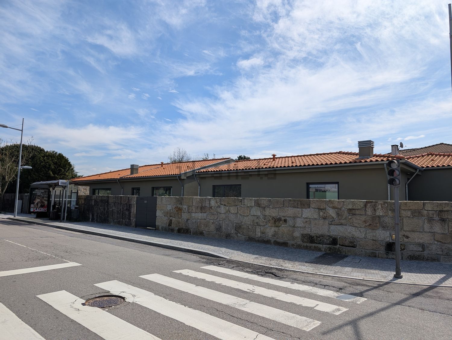 出租双拼别墅在Rua da Estrada, 683 - 外立面