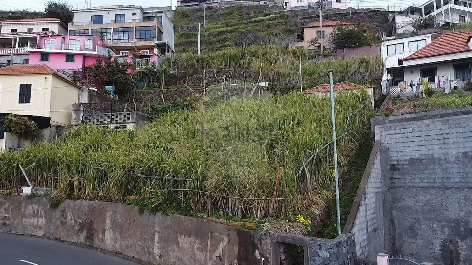 小楼房或独栋别墅出售在Travessa do Lombinho - 花园