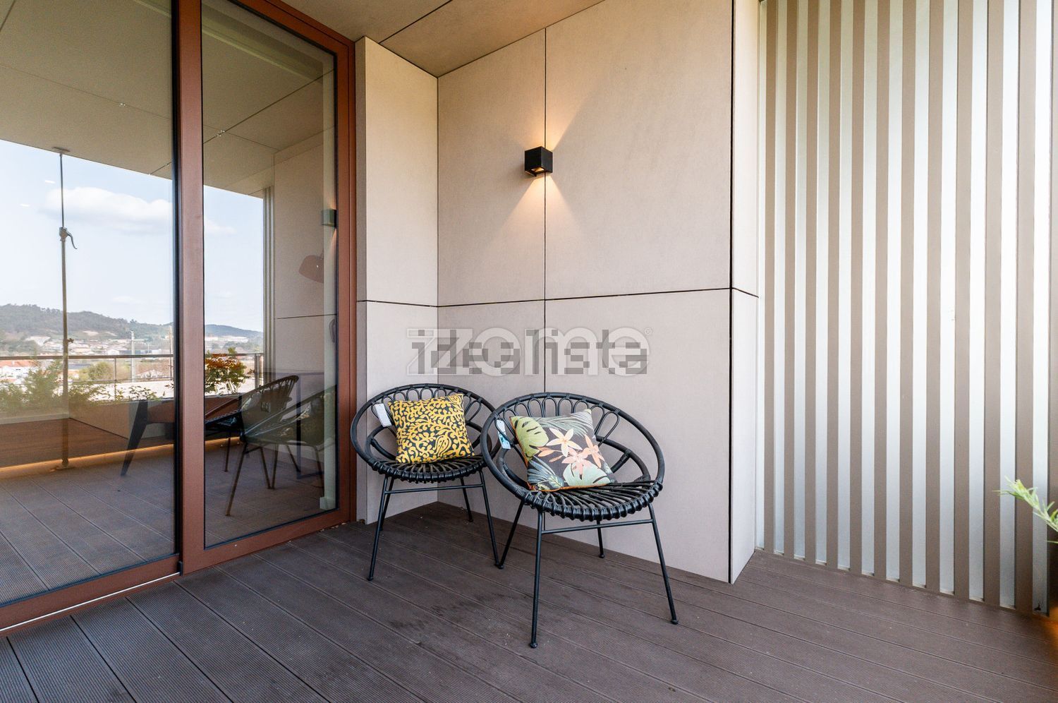 双拼别墅出售在Rua de Padroso s/n - 门廊