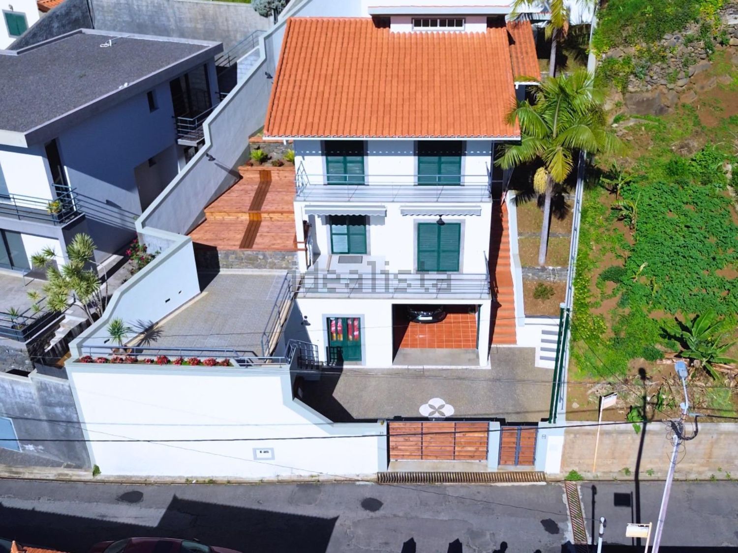 小楼房或独栋别墅出售在Caminho Novo da Ribeira de Santana - 游泳池