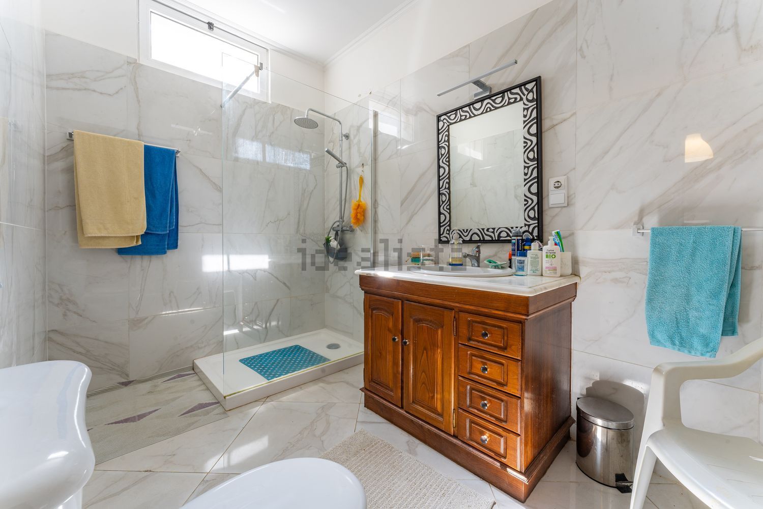 小楼房或独栋别墅出售在Estrada Doutor João Abel de Freitas - 卫生间