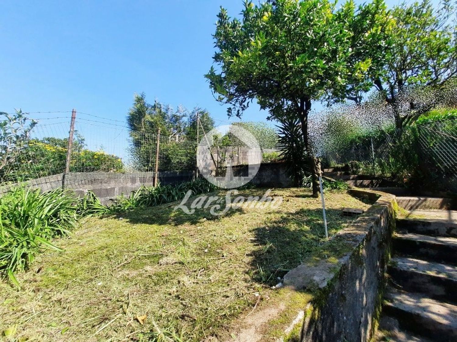 小楼房或独栋别墅出售在Riba de Ave - 花园