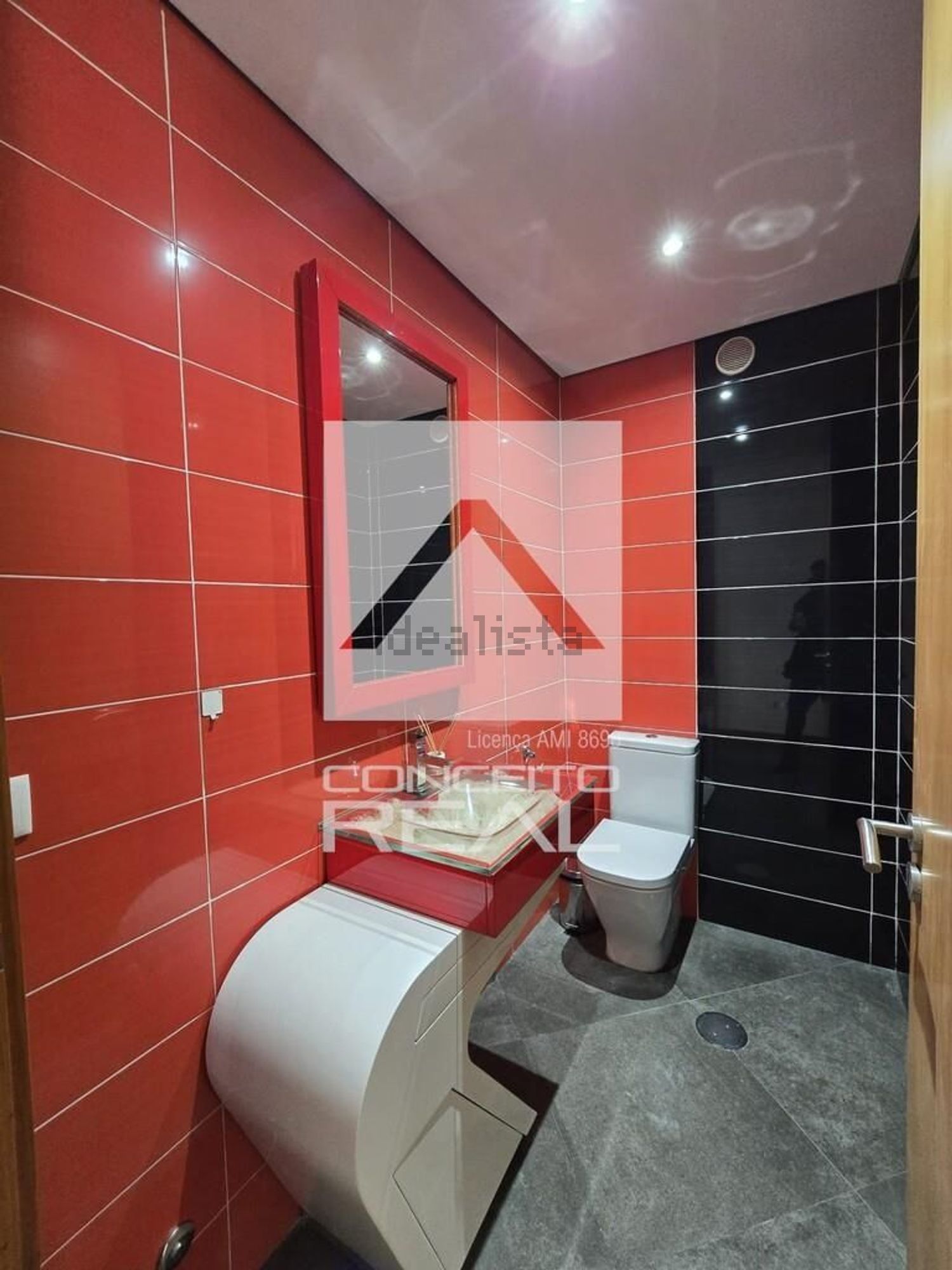 出租小楼房或别墅在 São Pedro da Cova - 卫生间