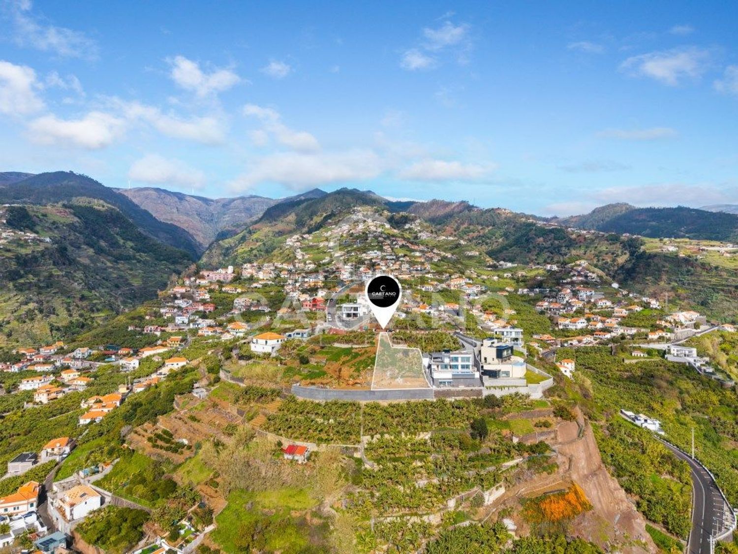 小楼房或独栋别墅出售在Caminho do Pico da Amendoeira - 视线