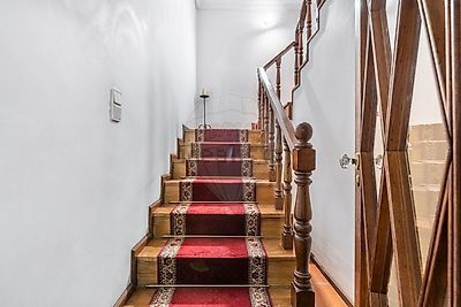 小楼房或独栋别墅出售在Rua Teixeira de Queiroz, 35 - 详情