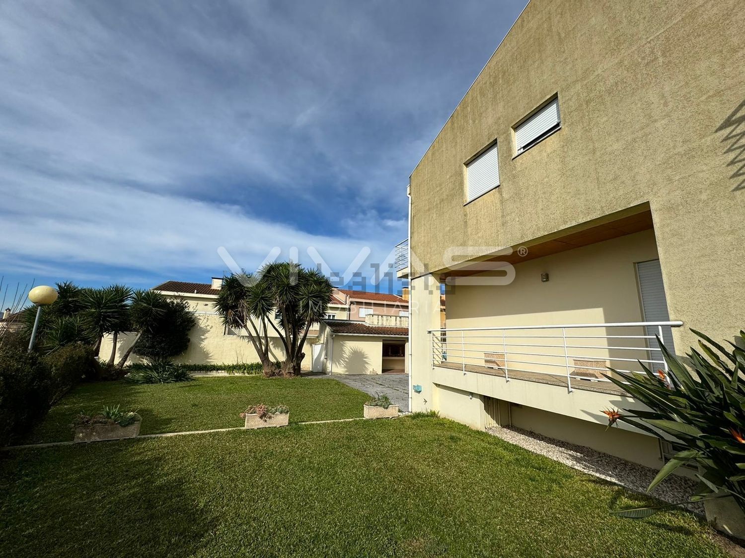 出租小楼房或独栋别墅在Vila de Prado - 花园