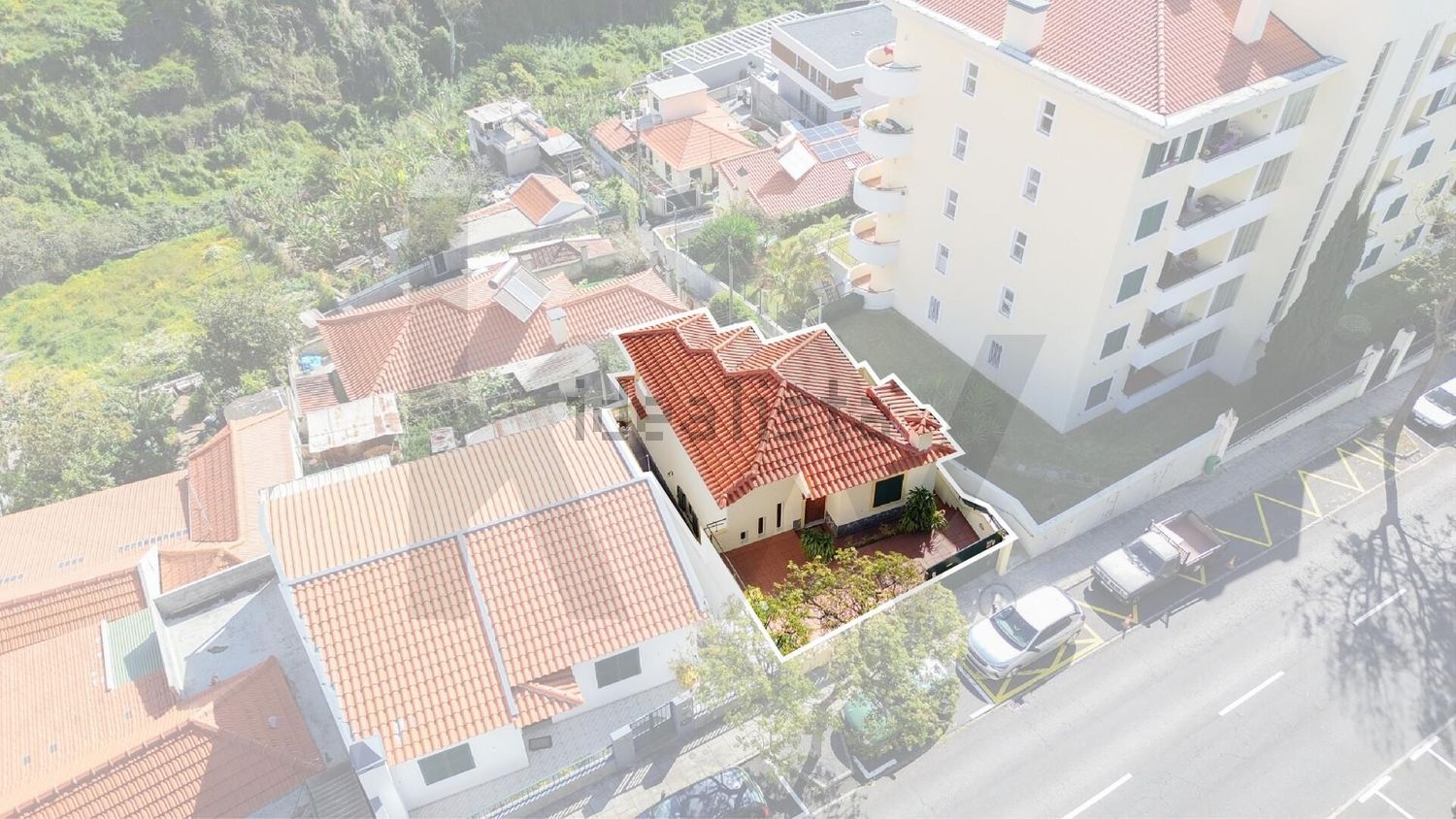 小楼房或独栋别墅出售在Avenida da Madalena s/n - 照片