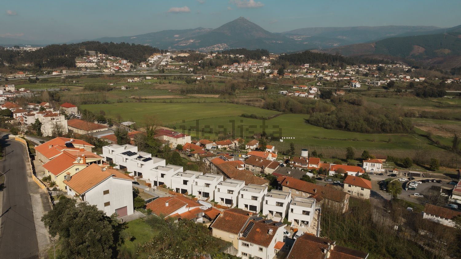 小楼房或独栋别墅出售在Rua Camões, 100 - 照片