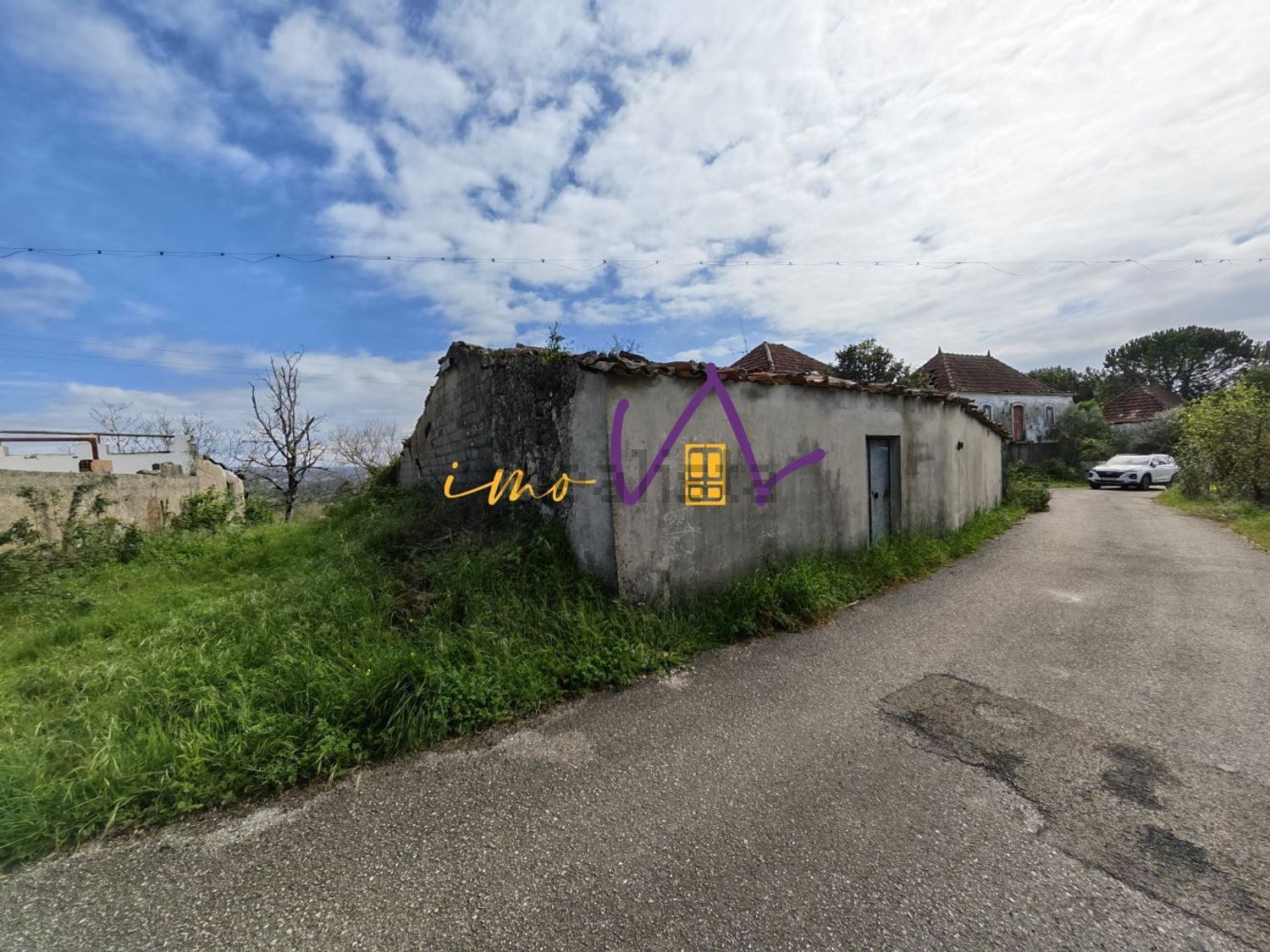小楼房或独栋别墅出售在Santiago de Litém - 外立面