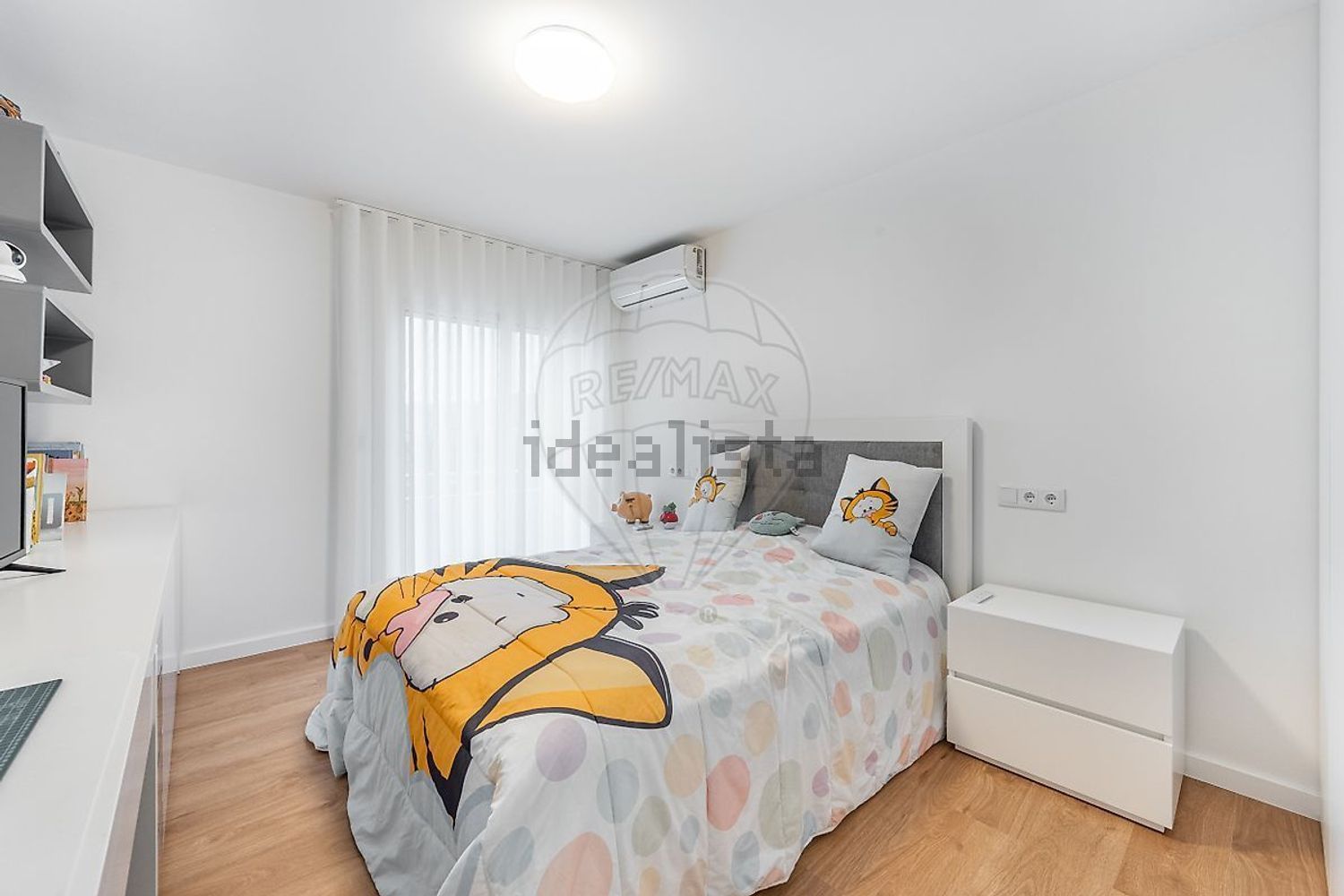 小楼房或独栋别墅出售在Rua Lama - 卧室