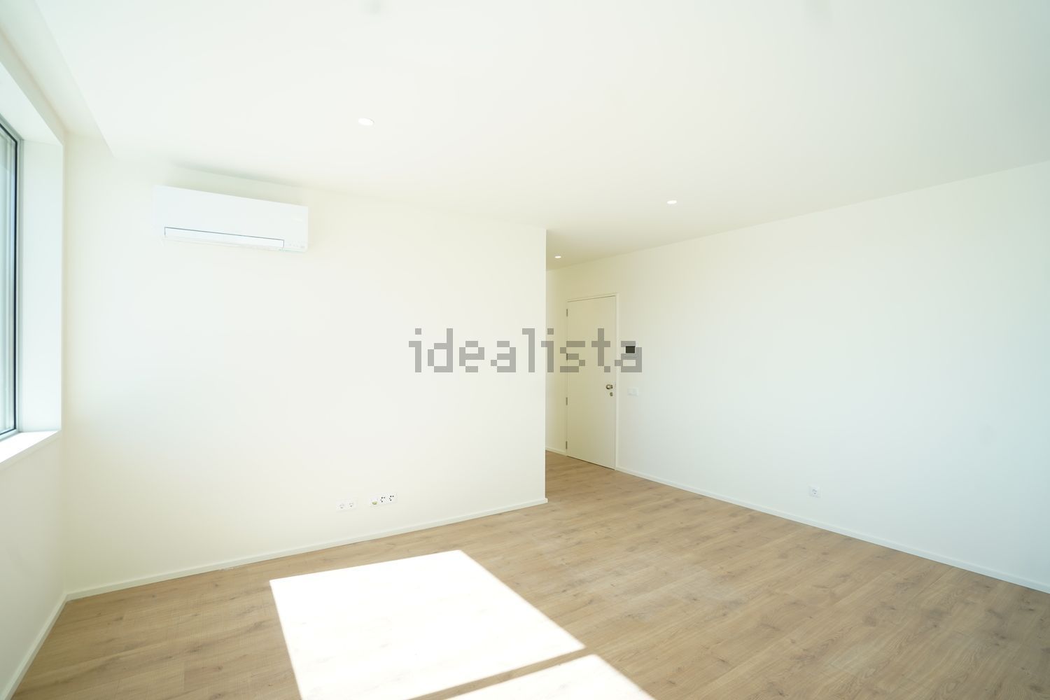 公寓 t3出售在Avenida Doutor Leonardo Coimbra, 99 - 居住