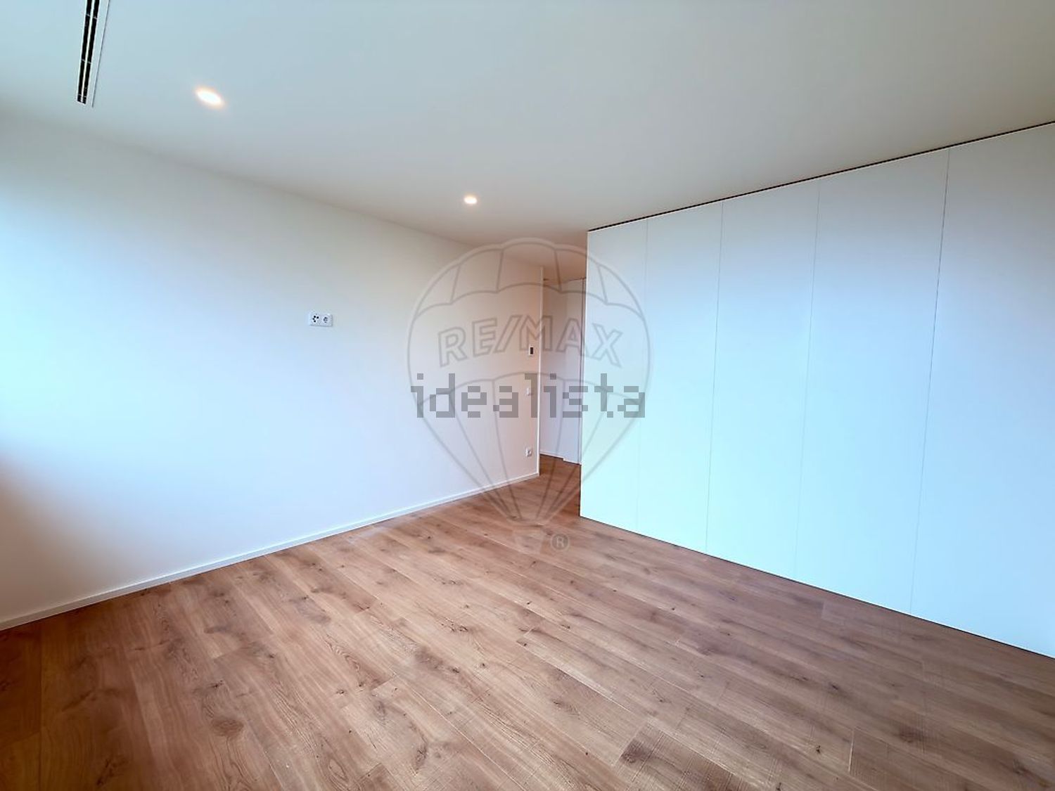 公寓 t3出售在Avenida Doutor Leonardo Coimbra, 99 - 居住