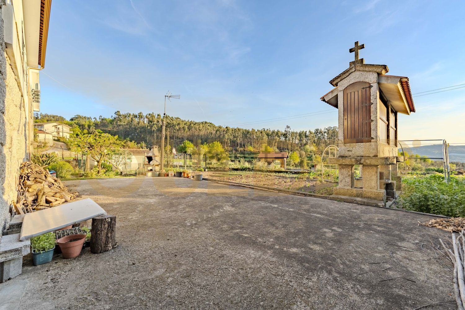 小楼房或独栋别墅出售在Rua Senhor do Pilar s/n - 外立面