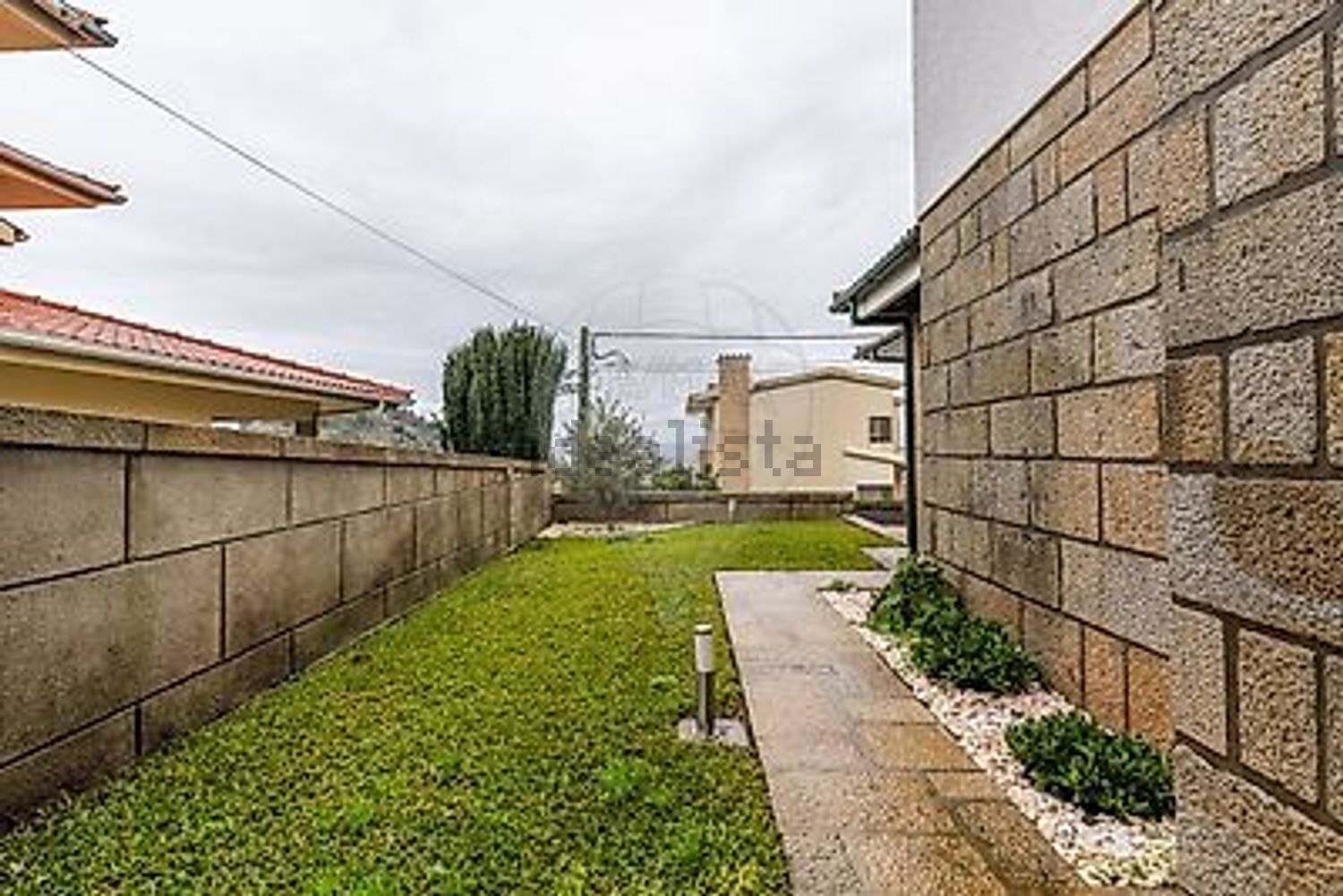 小楼房或独栋别墅出售在Rua Teixeira de Queiroz, 35 - 阳台