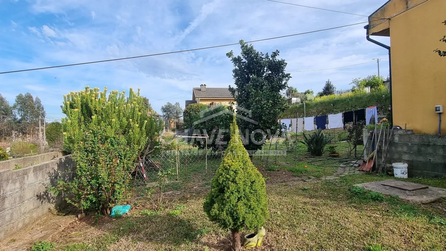 小楼房或独栋别墅出售在Rua Fofim D'Aquém - 花园