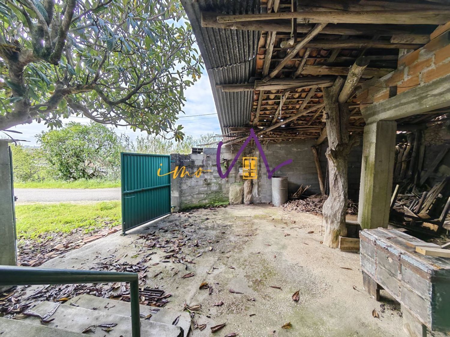 小楼房或独栋别墅出售在Santiago de Litém - 外立面