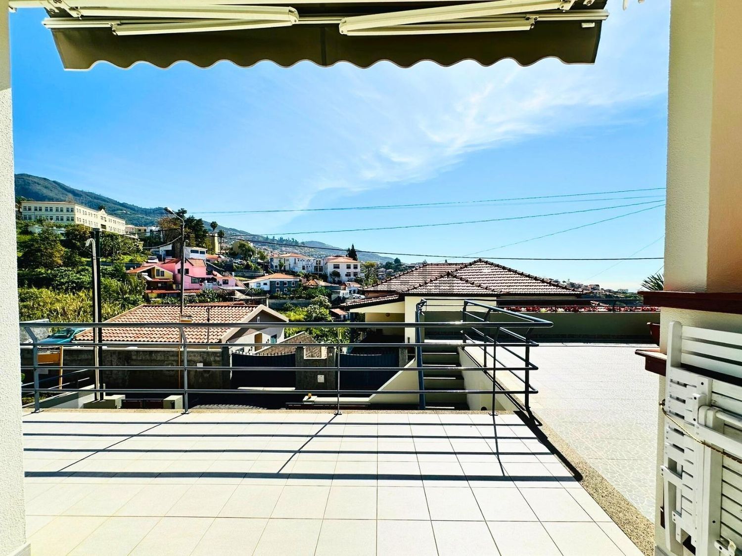 小楼房或独栋别墅出售在Caminho Novo da Ribeira de Santana - 阳台