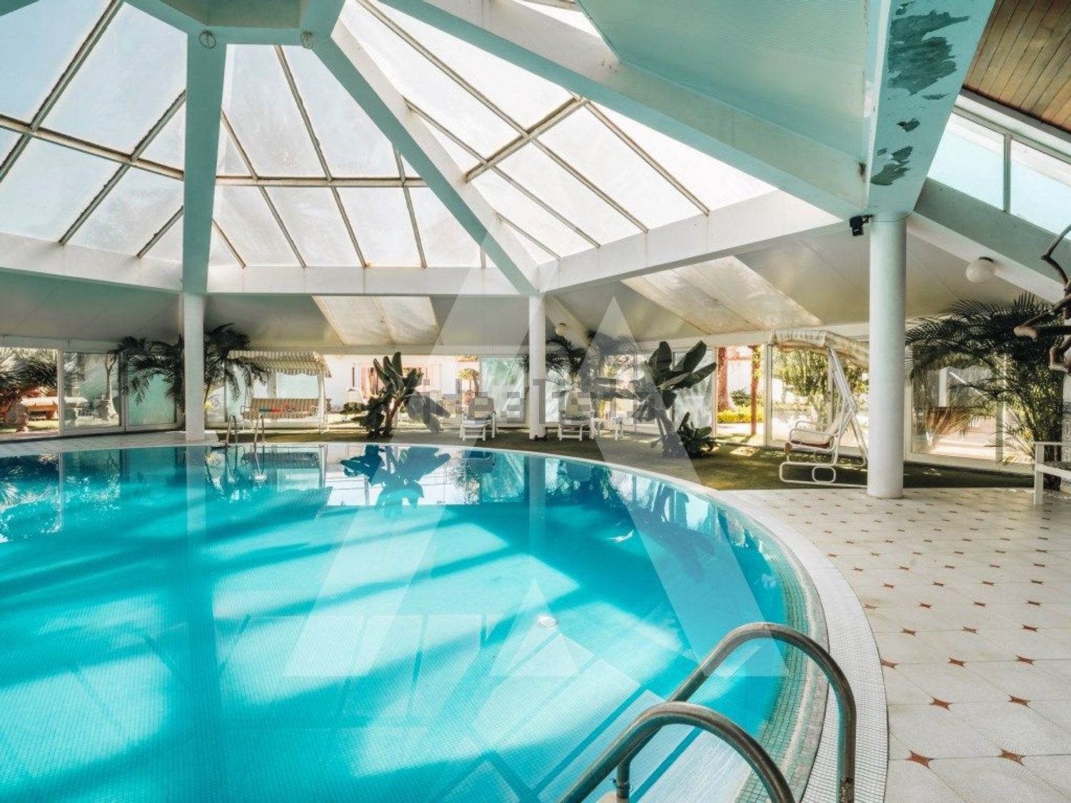 小楼房或独栋别墅出售在Castêlo da Maia - 游泳池