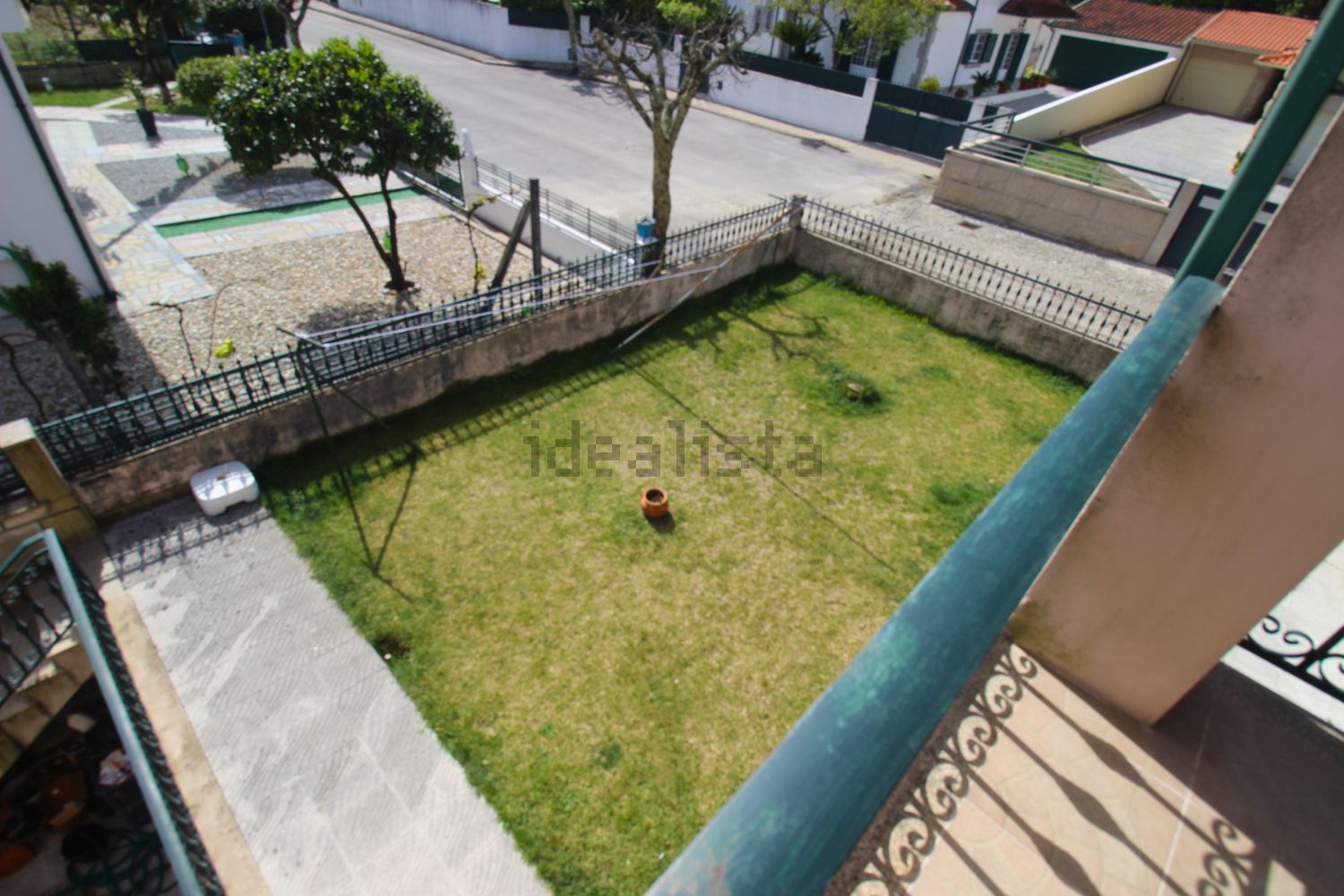 小楼房或独栋别墅出售在Rua de São Jorge - 花园