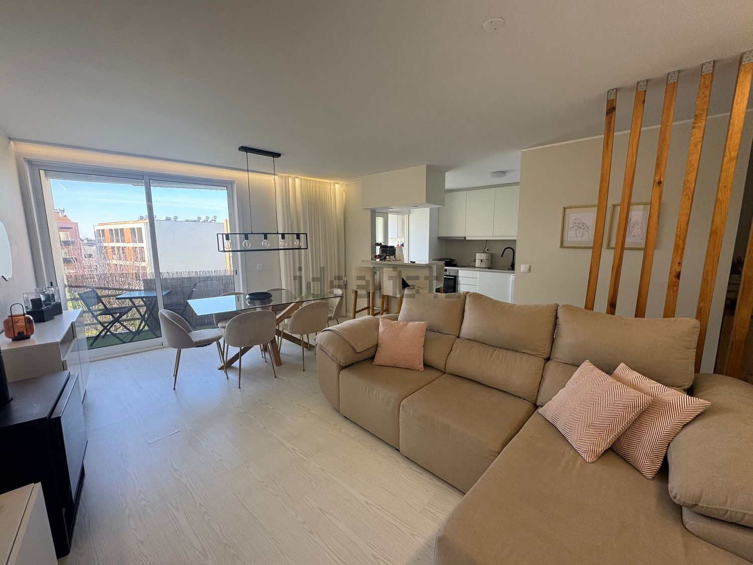 公寓 t2出售在Rua Água Viva, 57 - 客厅