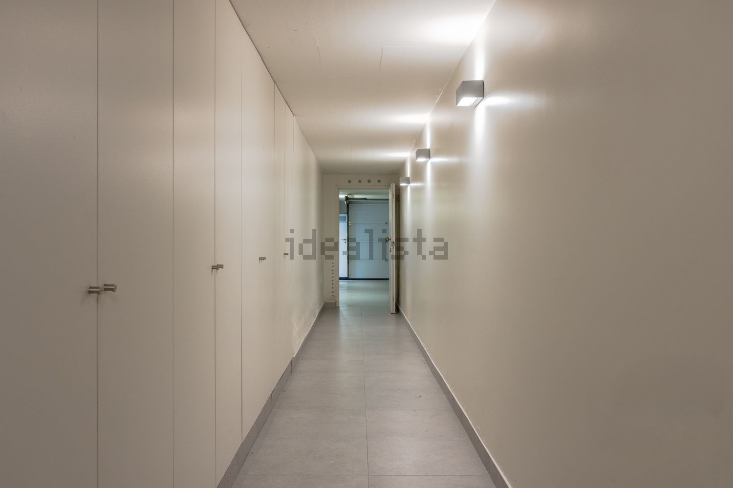 双拼别墅出售在Avenida da Boavista, 3732 - 过道