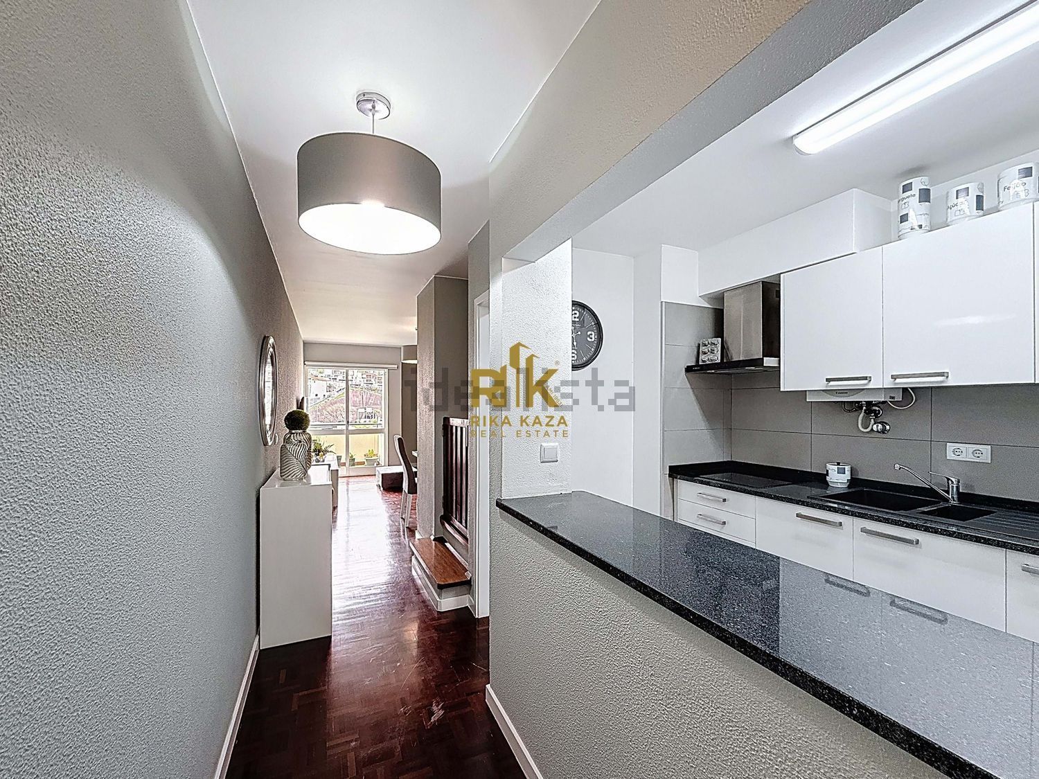 公寓 t4出售在Avenida da Madalena , Conjunto Habitacional Madalena , Bloco F2 s/n - 厨房