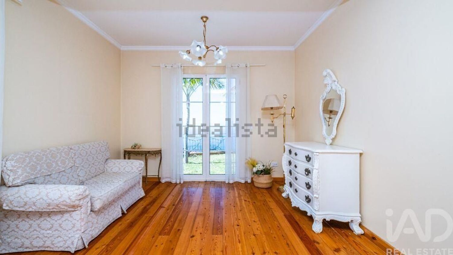 小楼房或独栋别墅出售在Santa Maria Maior - 客厅