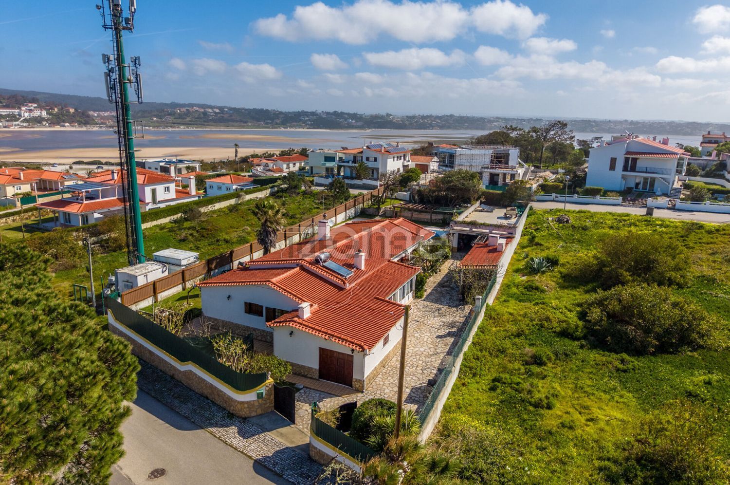 小楼房或独栋别墅出售在Bairro 15 - 视线