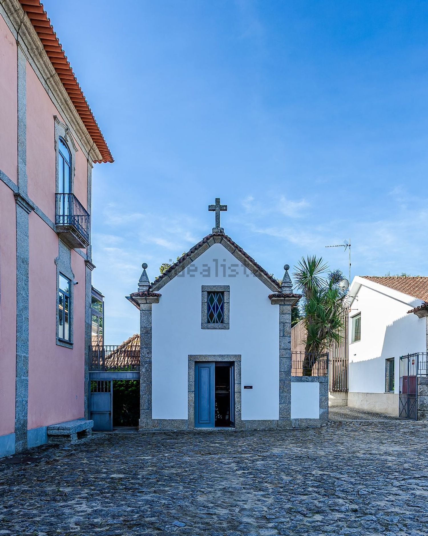 小楼房或独栋别墅出售在Largo Santa Marinha - 外立面