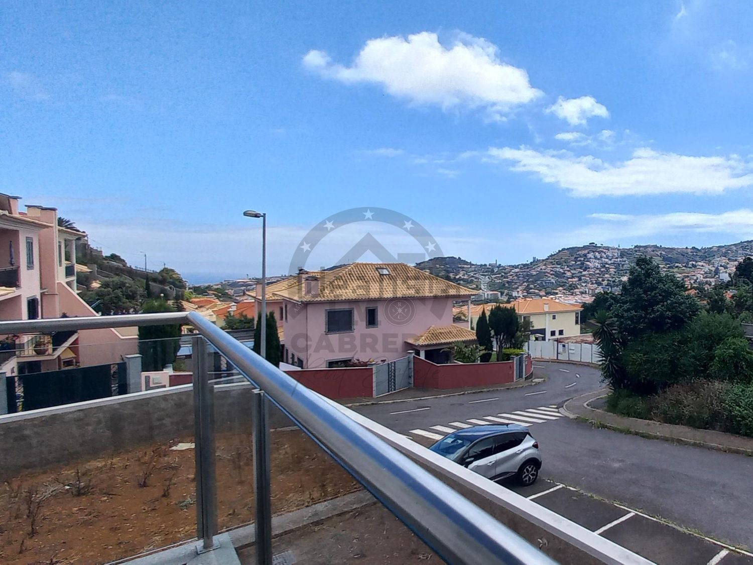 双拼别墅出售在Rua Doutor José Maria da Silva, 46 - 视线